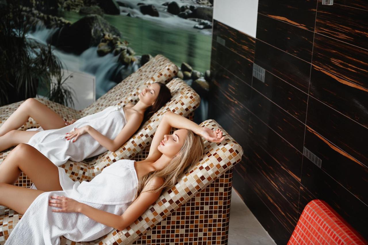 Blue Diamond Hotel Active Spa Trzebownisko Eksteriør bilde