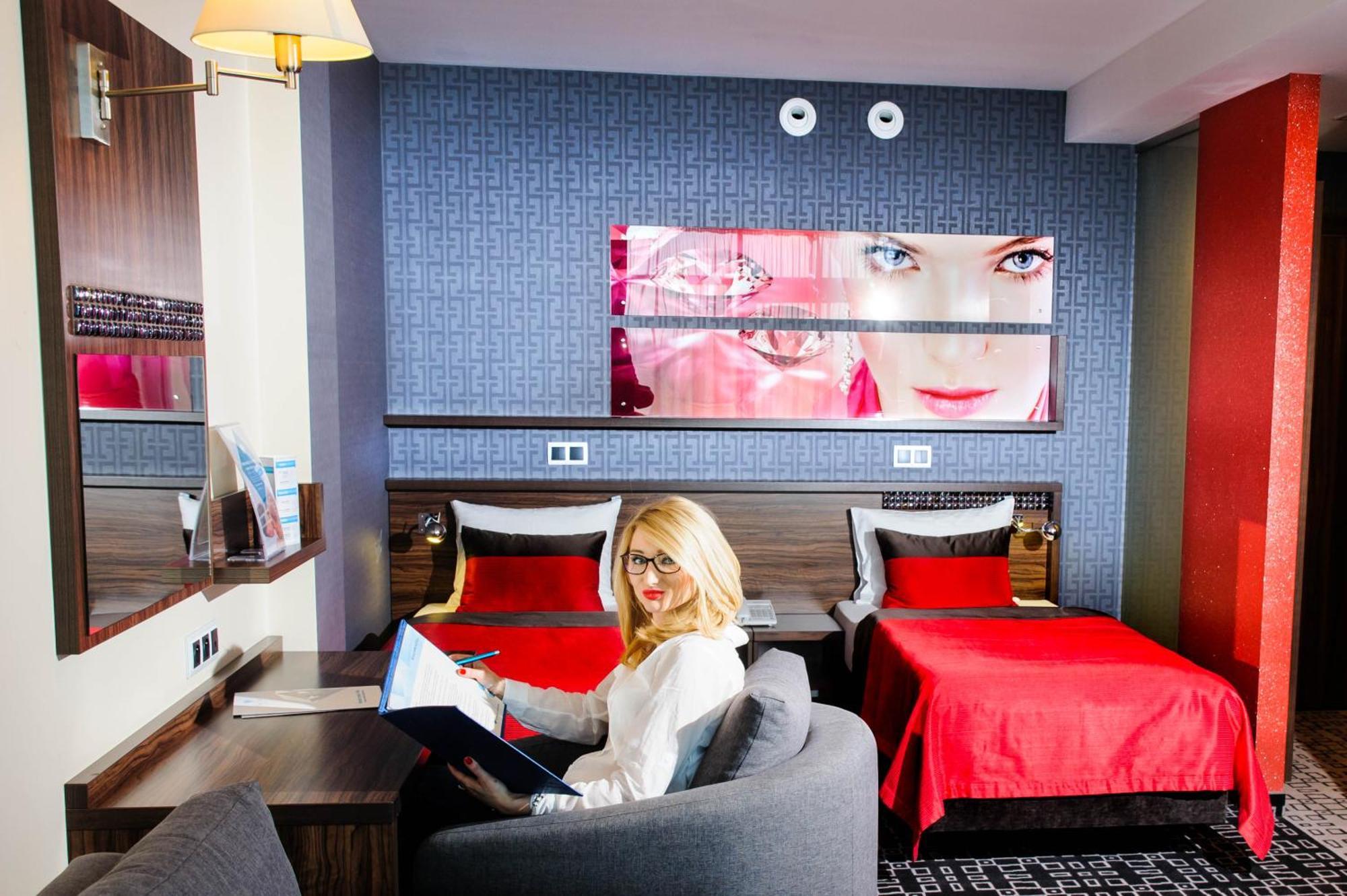 Blue Diamond Hotel Active Spa Trzebownisko Eksteriør bilde
