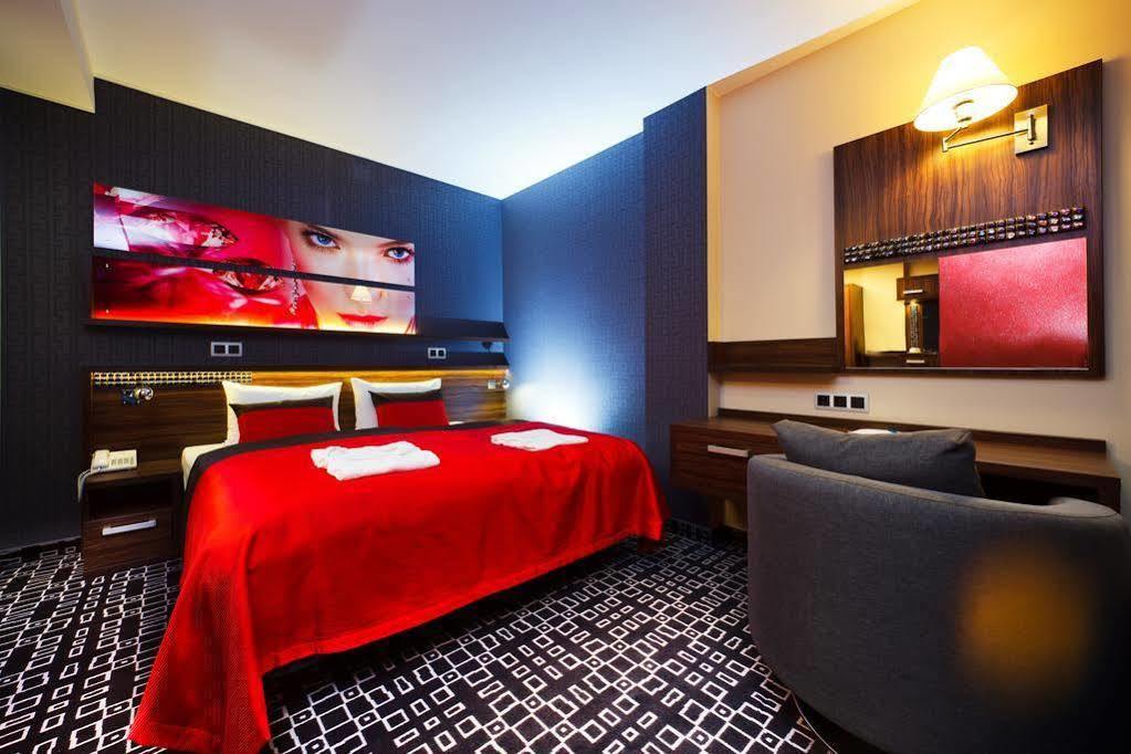 Blue Diamond Hotel Active Spa Trzebownisko Eksteriør bilde